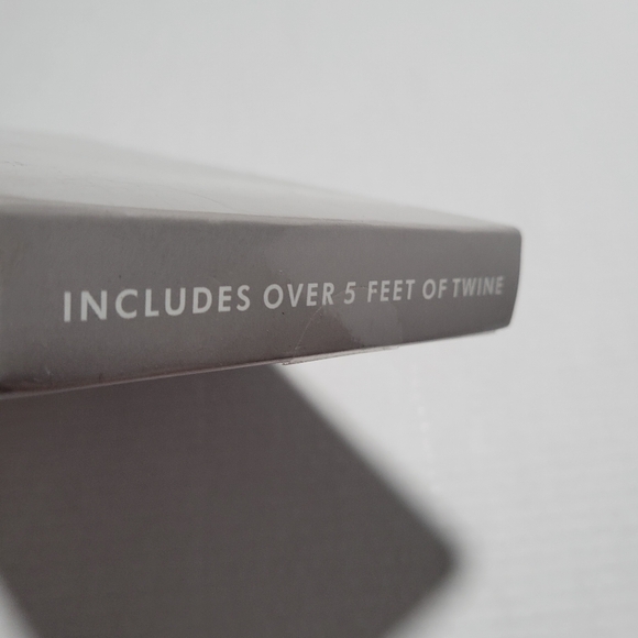 Set of 9 Santa's Reindeer Clothespin Holiday Card and Photo Hanging Kit - Picture 7 of 7